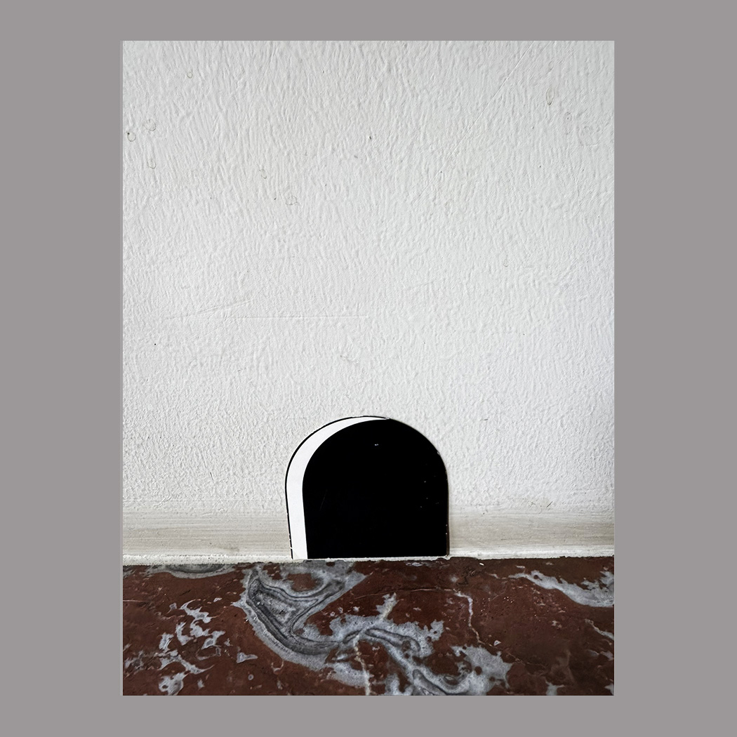 Juan Muñoz: Waiting for Jerry (Wall sticker 1992) - Out of stock